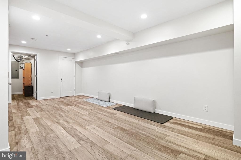 842 N Leithgow Street - Photo 24