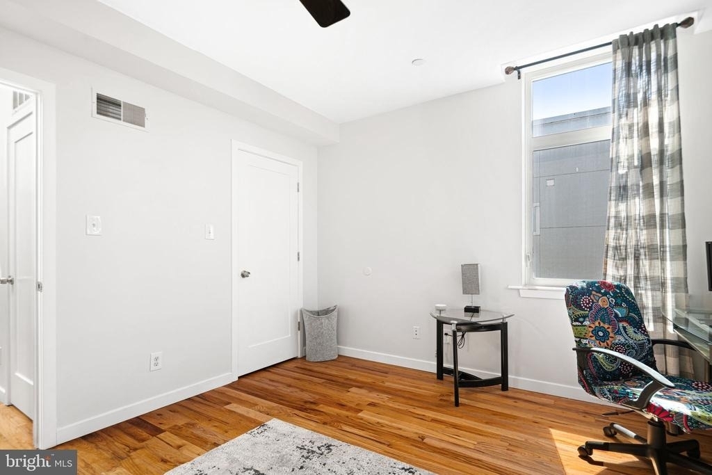 842 N Leithgow Street - Photo 21