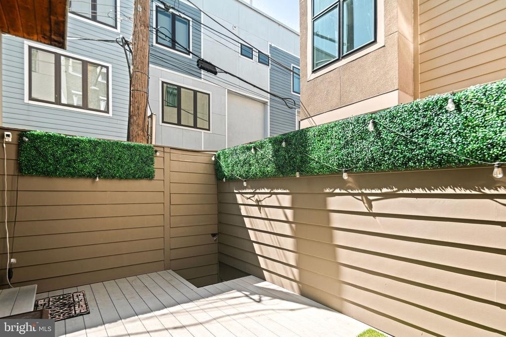 842 N Leithgow Street - Photo 7