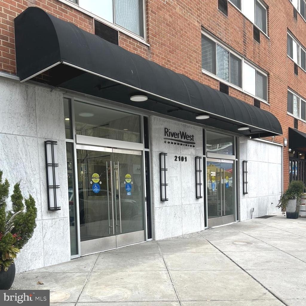 2101 Chestnut Street - Photo 2