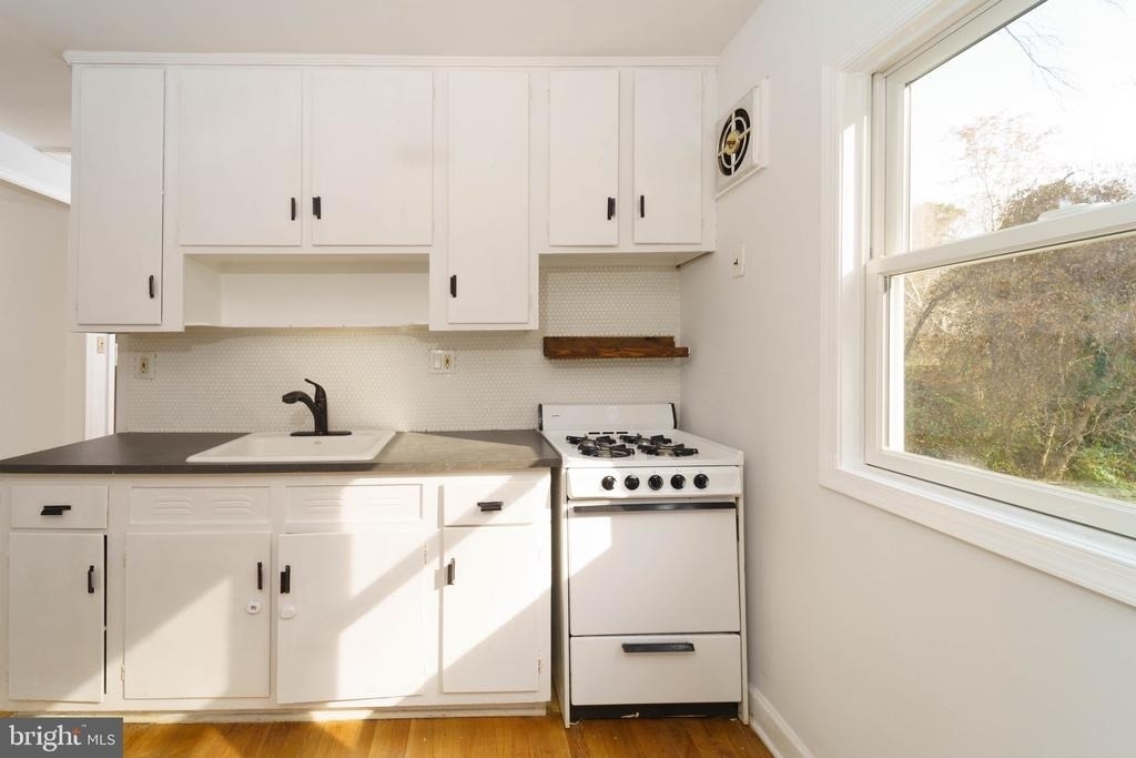 4400 Garrett Park Road - Photo 6