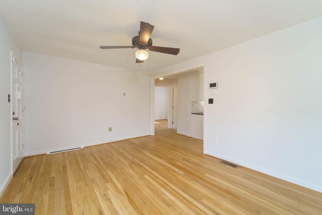 4400 Garrett Park Road - Photo 3