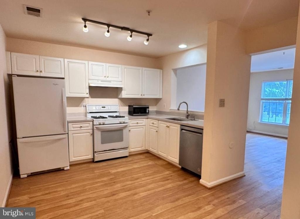 18905 Lark Song Terrace - Photo 2