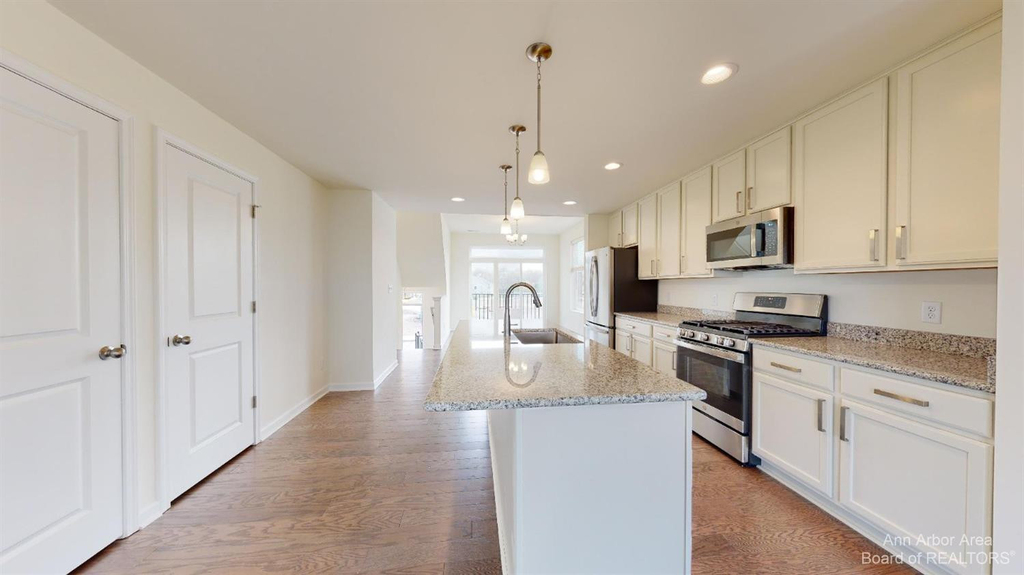 2725 Bristol Rdg Drive - Photo 2