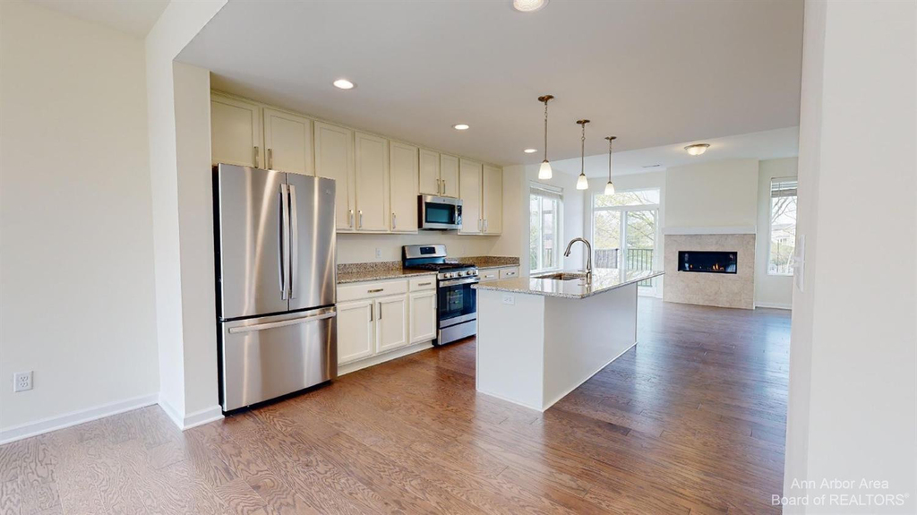 2725 Bristol Rdg Drive - Photo 3