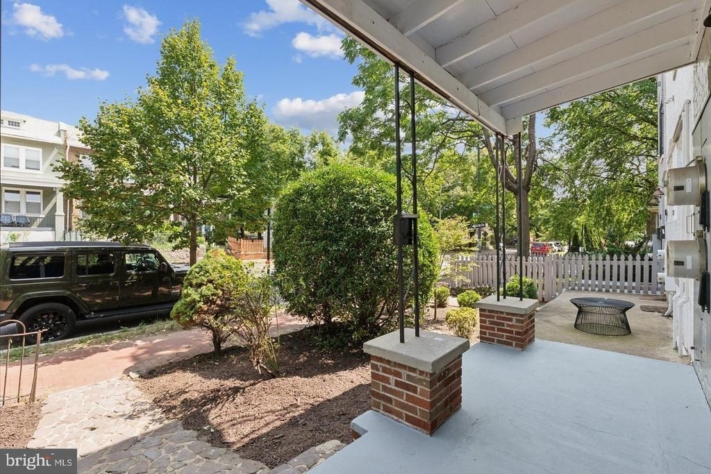 1267 Morse Street Ne - Photo 2