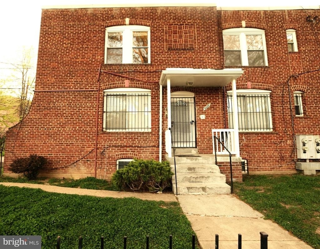 4329 Halley Terrace Se - Photo 0