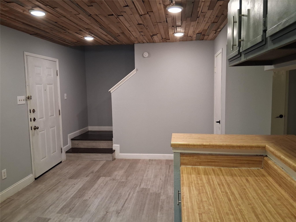 2807 W Slaughter Ln - Photo 7