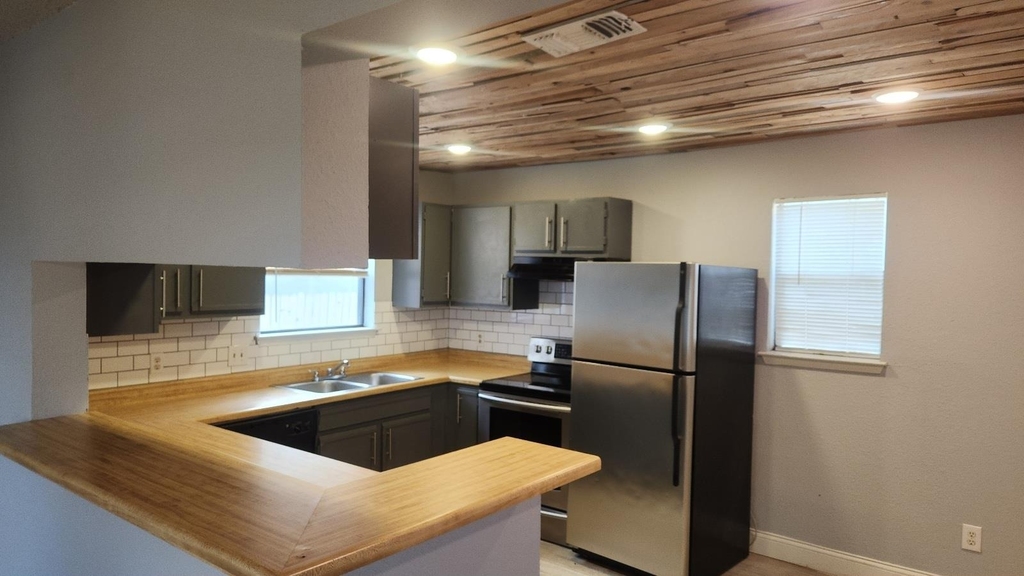 2807 W Slaughter Ln - Photo 21