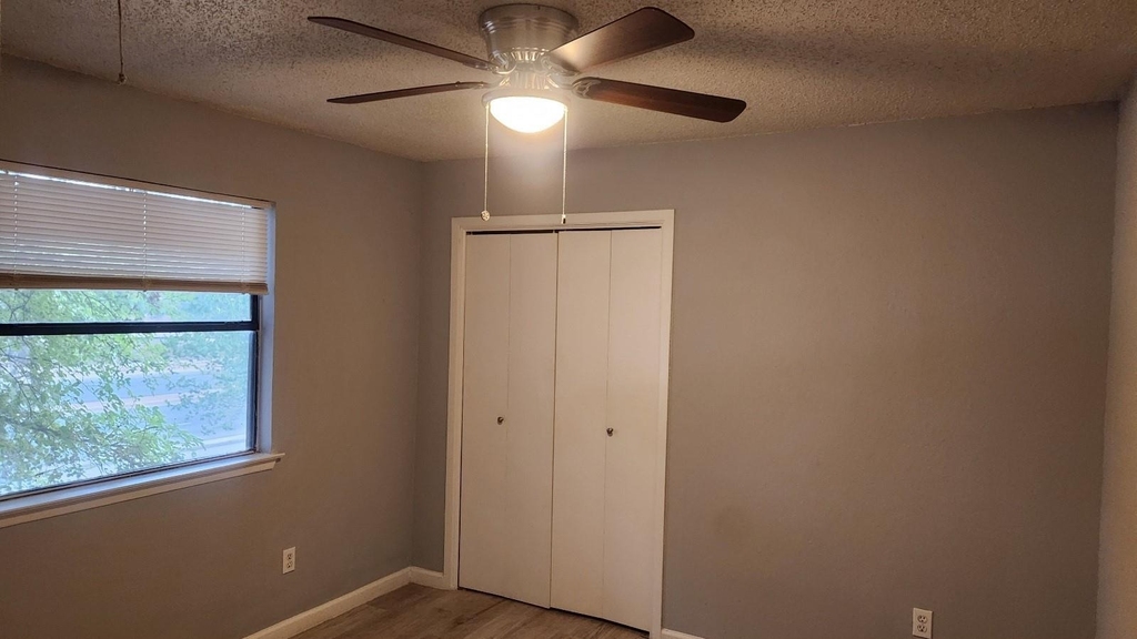 2807 W Slaughter Ln - Photo 19