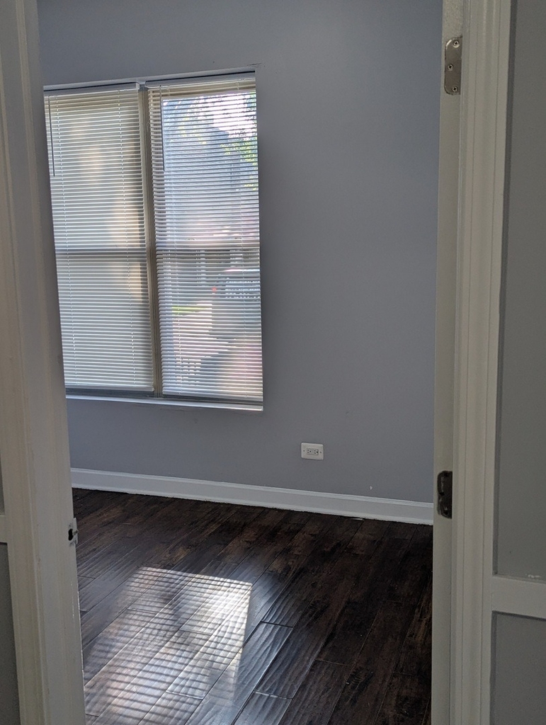 6401 S Saint Lawrence Avenue - Photo 2