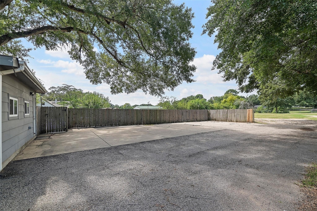 15915 Mueschke Road - Photo 17