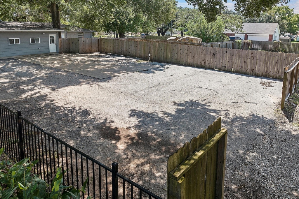 15915 Mueschke Road - Photo 26