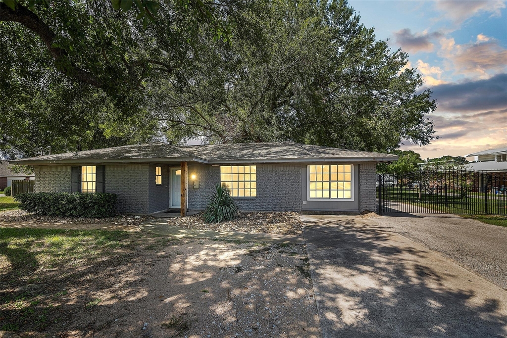 15915 Mueschke Road - Photo 0