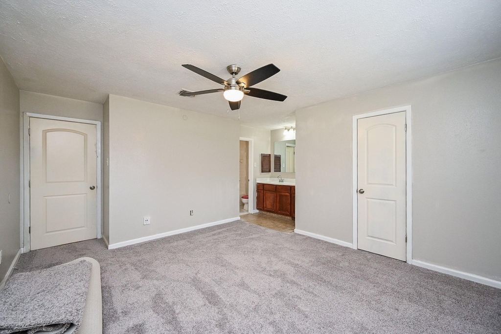 1114 Blue Diamond Drive - Photo 9