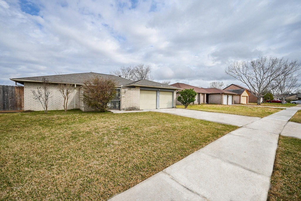 1114 Blue Diamond Drive - Photo 0