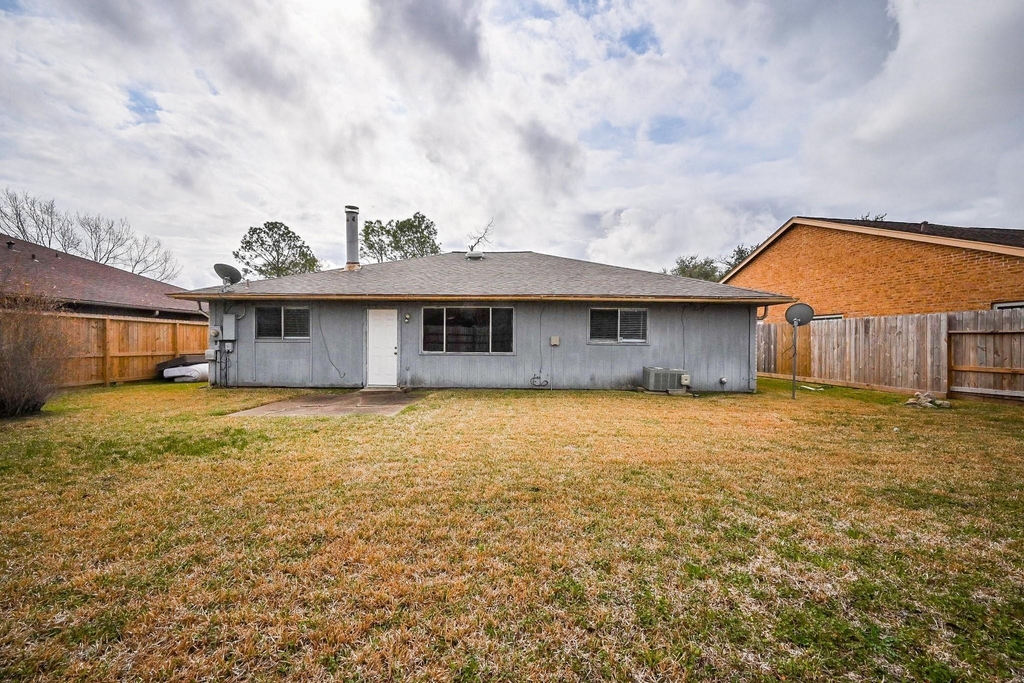 1114 Blue Diamond Drive - Photo 18