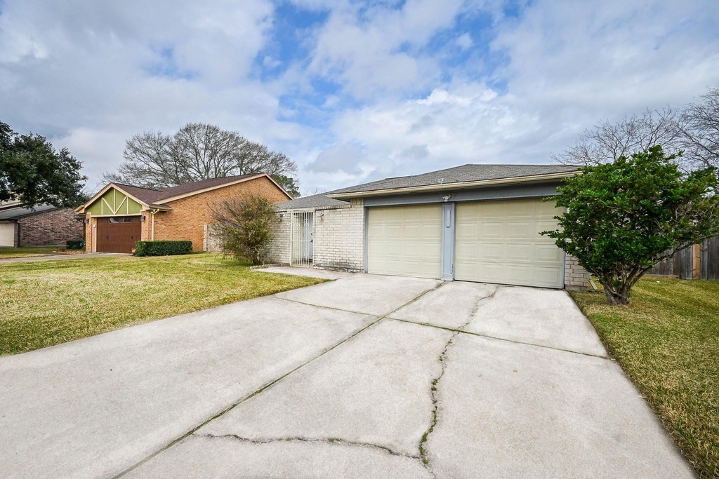 1114 Blue Diamond Drive - Photo 1