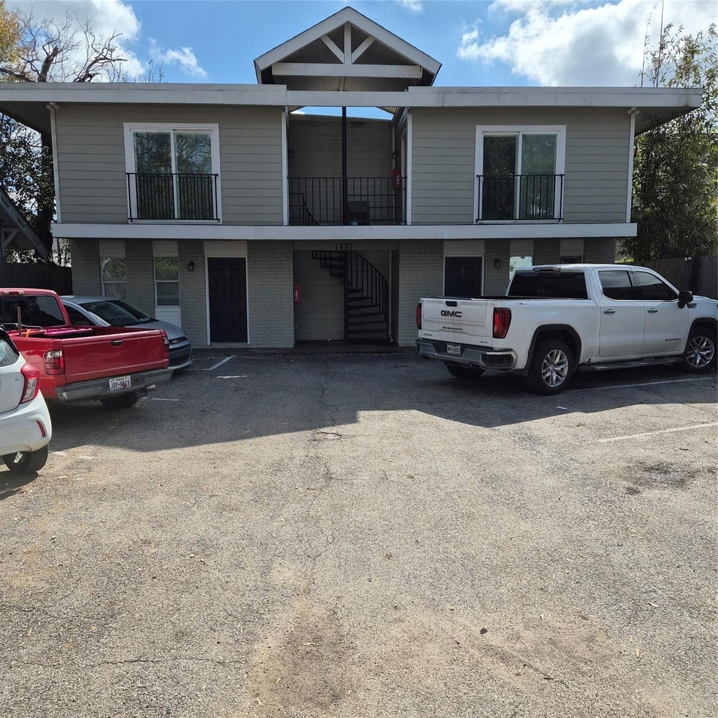 1421 Marshall Street - Photo 0