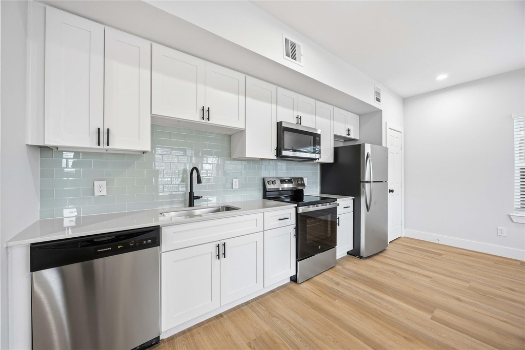 7625 De Priest Street - Photo 7