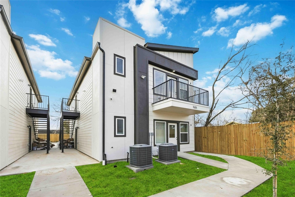 7625 De Priest Street - Photo 17