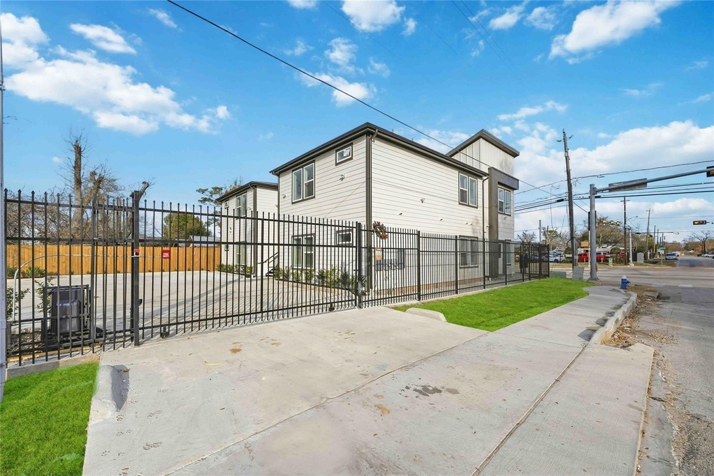 7625 De Priest Street - Photo 31