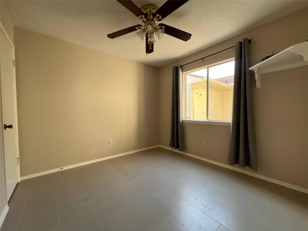 2134 Collingsfield Drive - Photo 11
