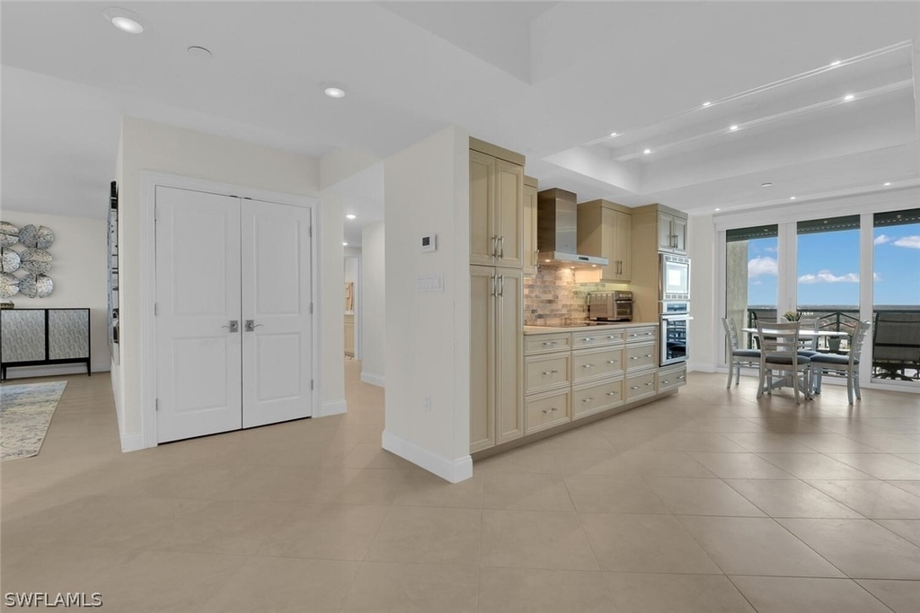 7515 Pelican Bay Boulevard - Photo 9