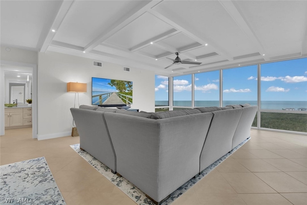 7515 Pelican Bay Boulevard - Photo 1
