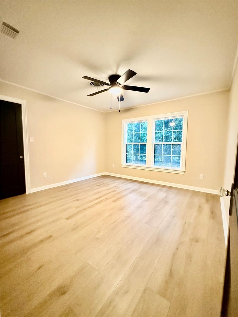 300 Dunnam Avenue - Photo 22