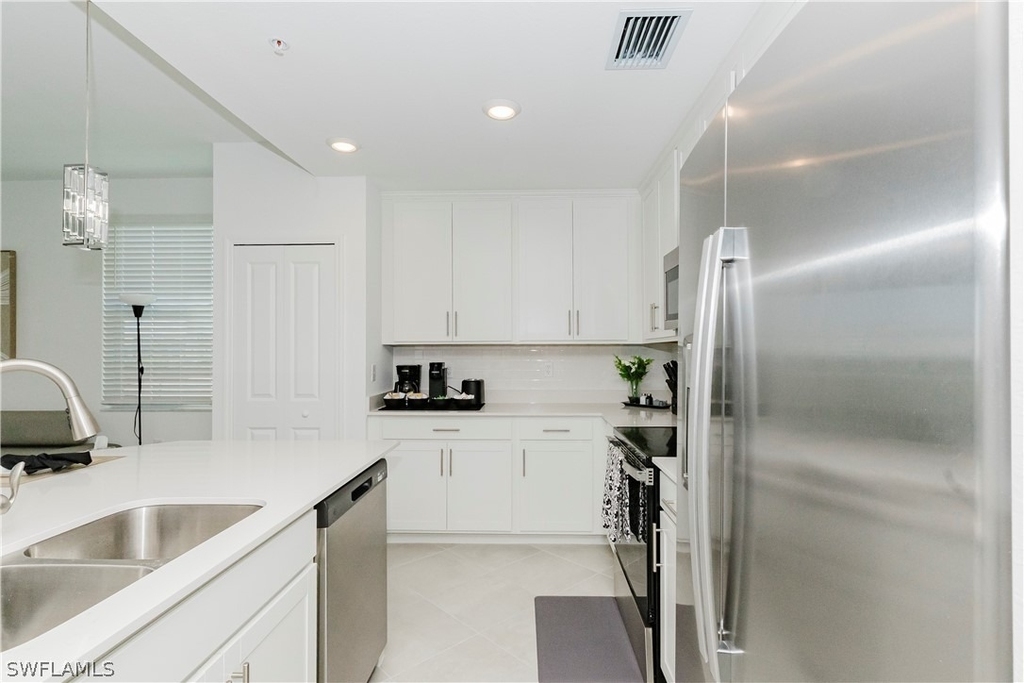 15285 Green Acre Avenue - Photo 2