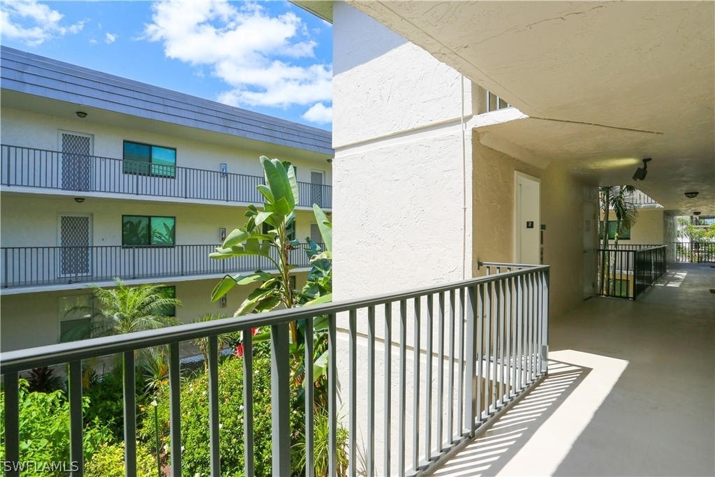 788 Park Shore Drive - Photo 9