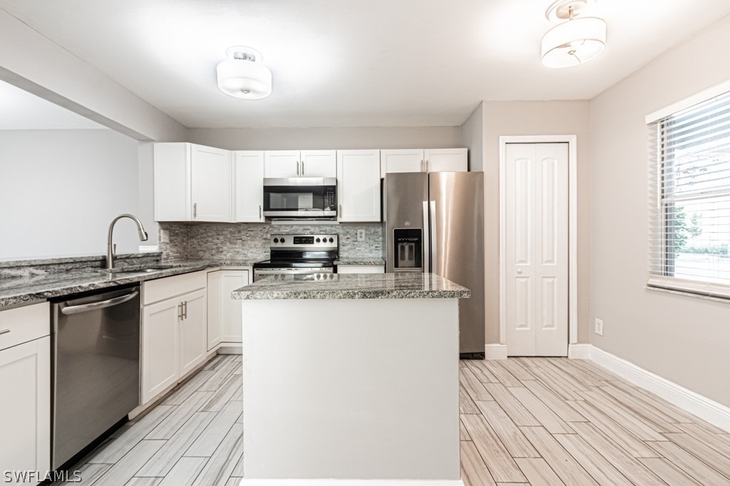1392 Churchill Circle - Photo 2