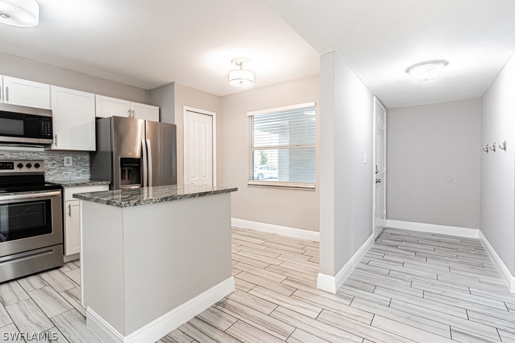 1392 Churchill Circle - Photo 1