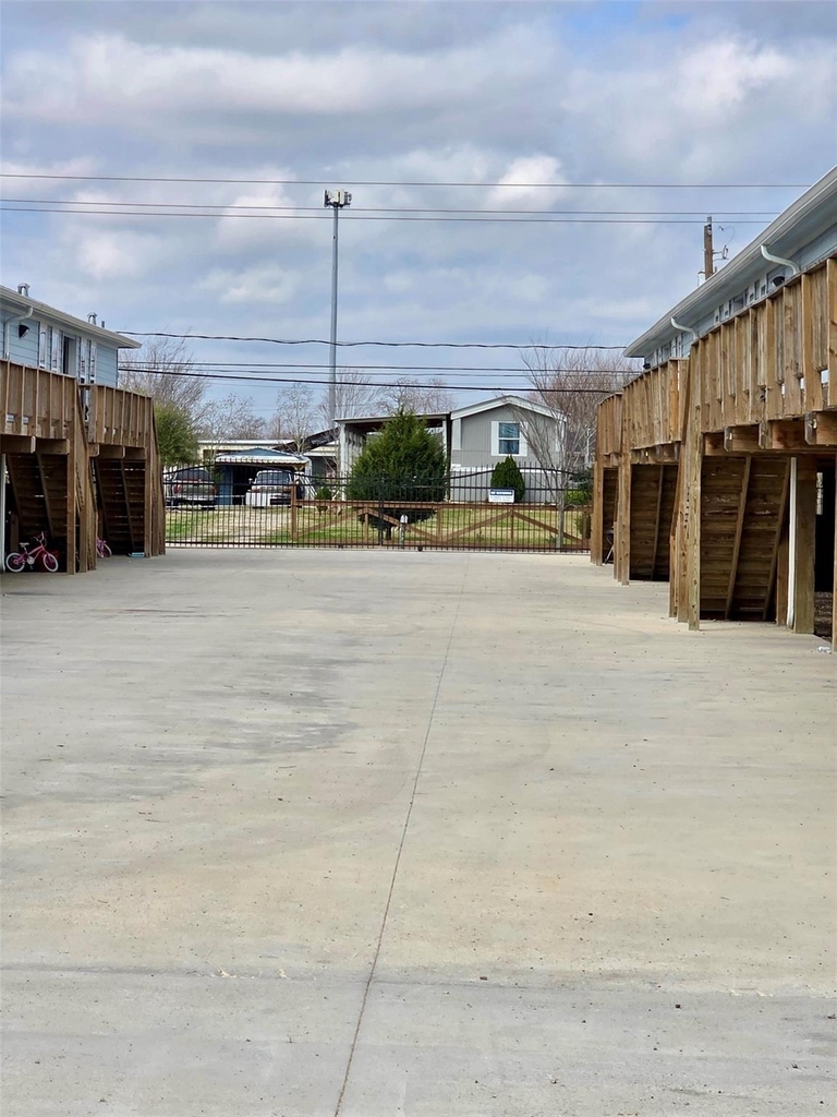 915 24th Street - Photo 3