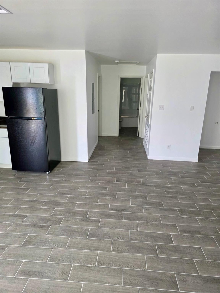 915 24th Street - Photo 6