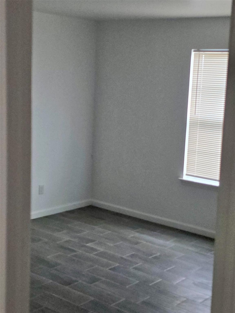 915 24th Street - Photo 8