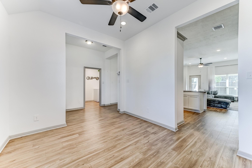 204 Shoreview Drive - Photo 8