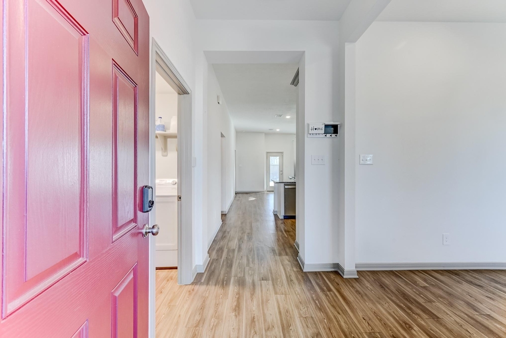 204 Shoreview Drive - Photo 5
