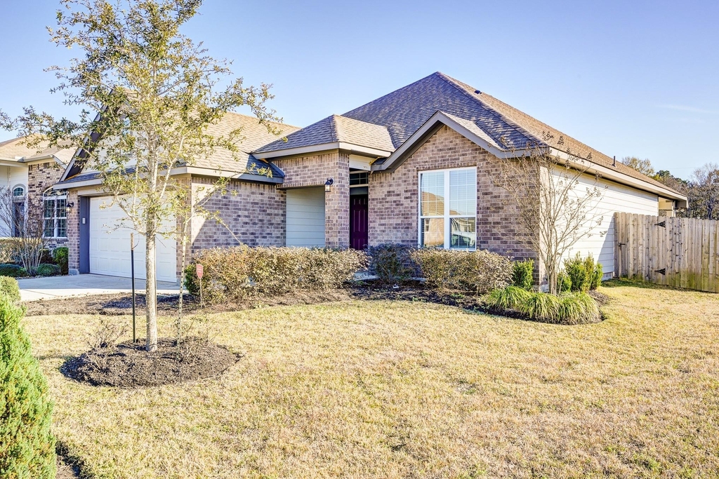 204 Shoreview Drive - Photo 2