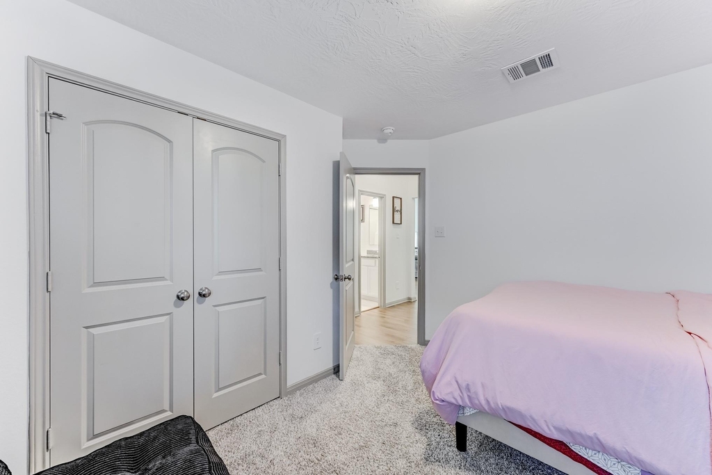 204 Shoreview Drive - Photo 38