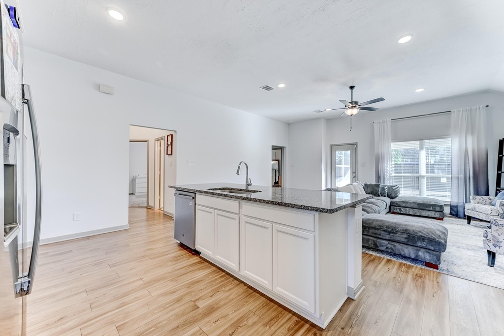 204 Shoreview Drive - Photo 14