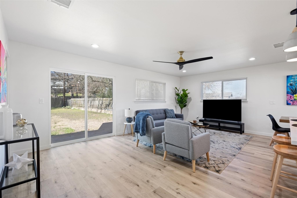 6104 Reicher Drive - Photo 4