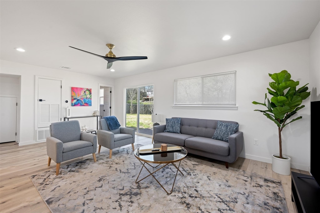6104 Reicher Drive - Photo 7