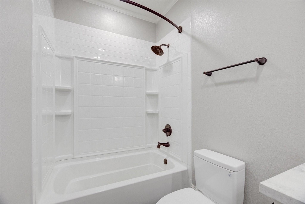 2206 Strand - Photo 14