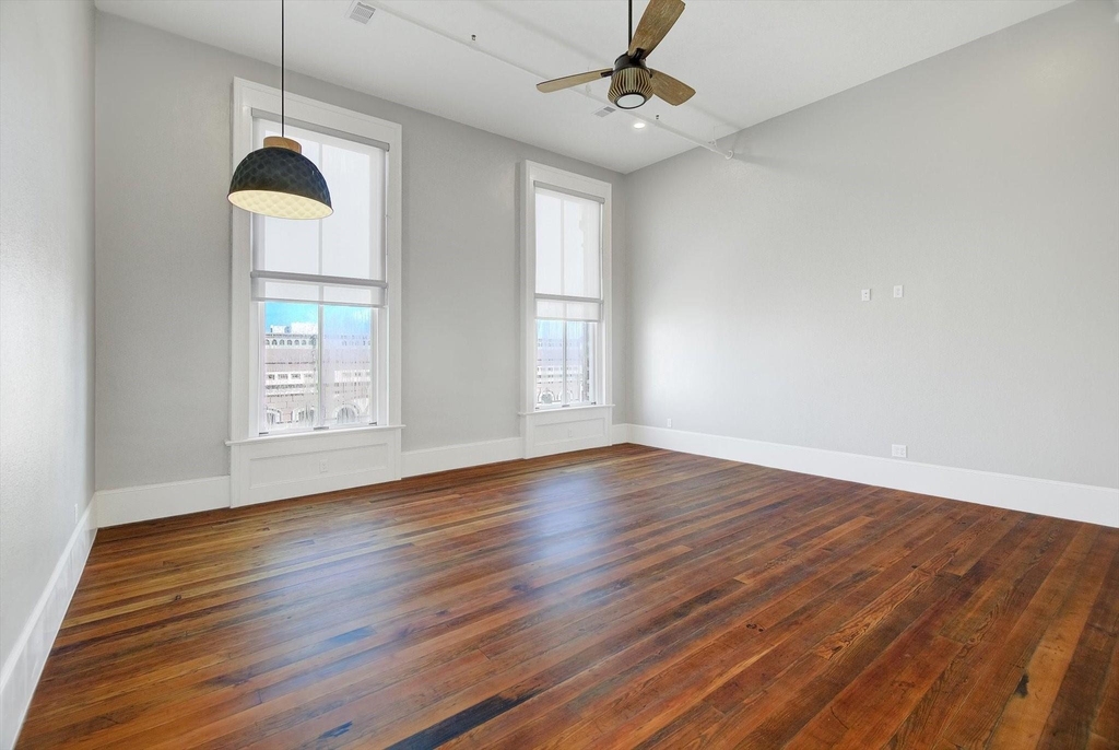 2206 Strand - Photo 9