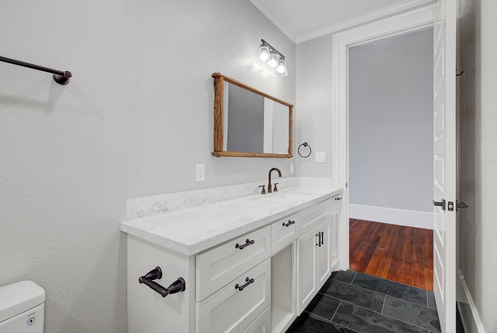 2206 Strand - Photo 13