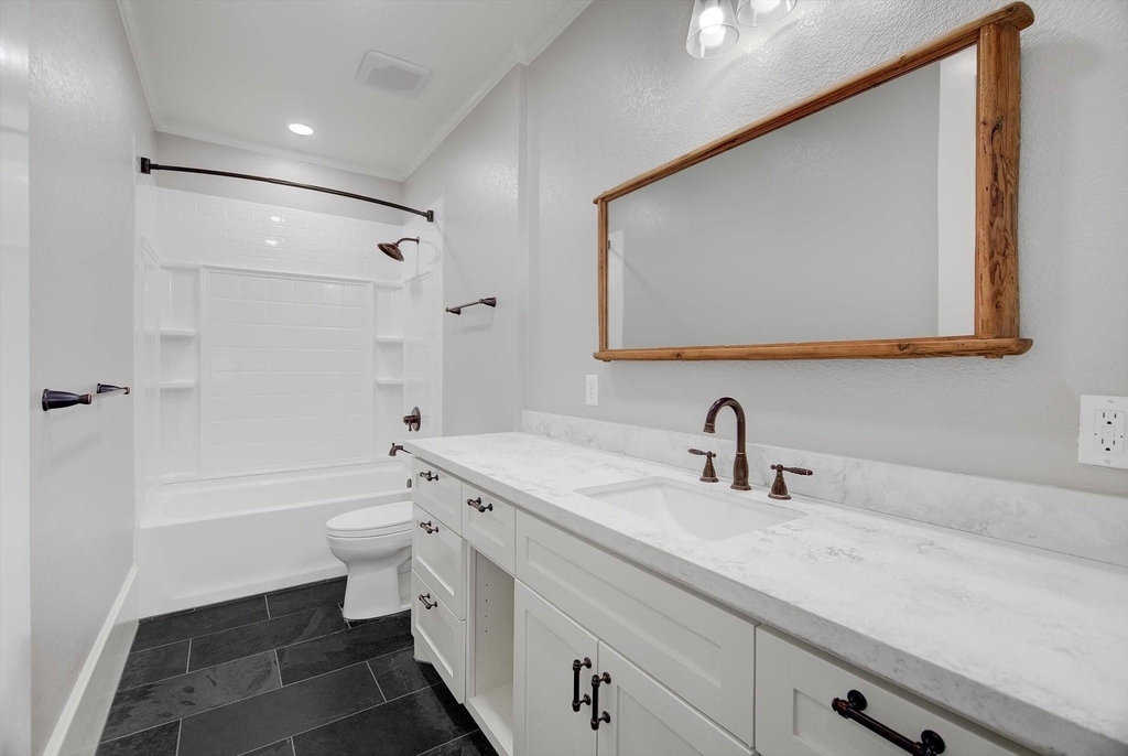 2206 Strand - Photo 12