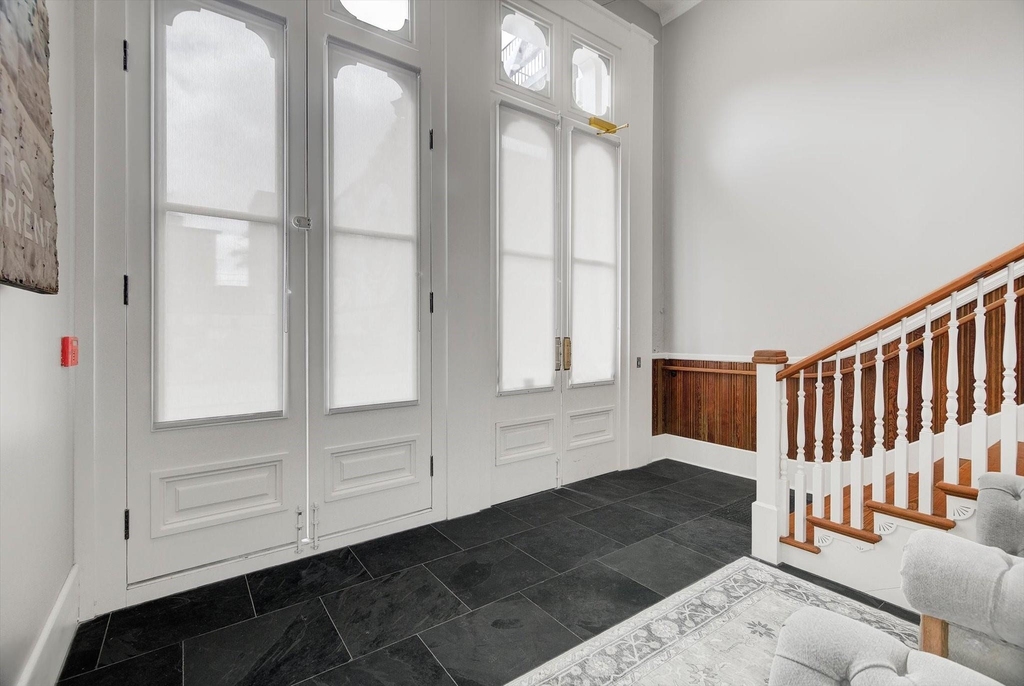 2206 Strand - Photo 3