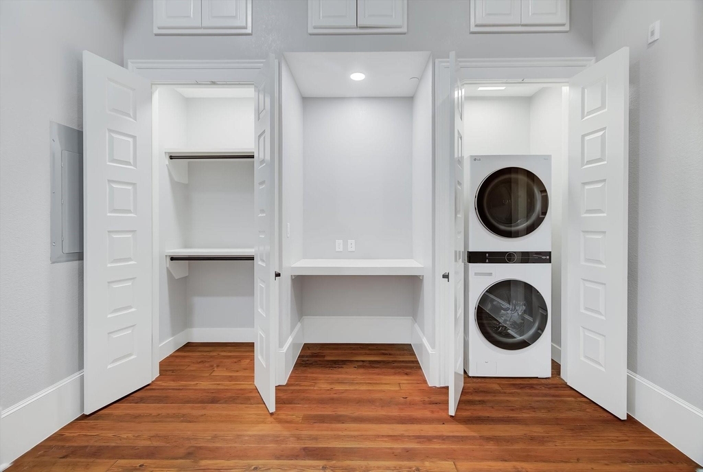 2206 Strand - Photo 17